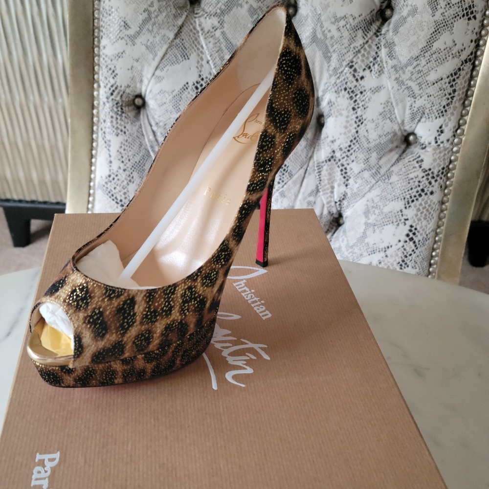 Christian louboutin animal print size 38